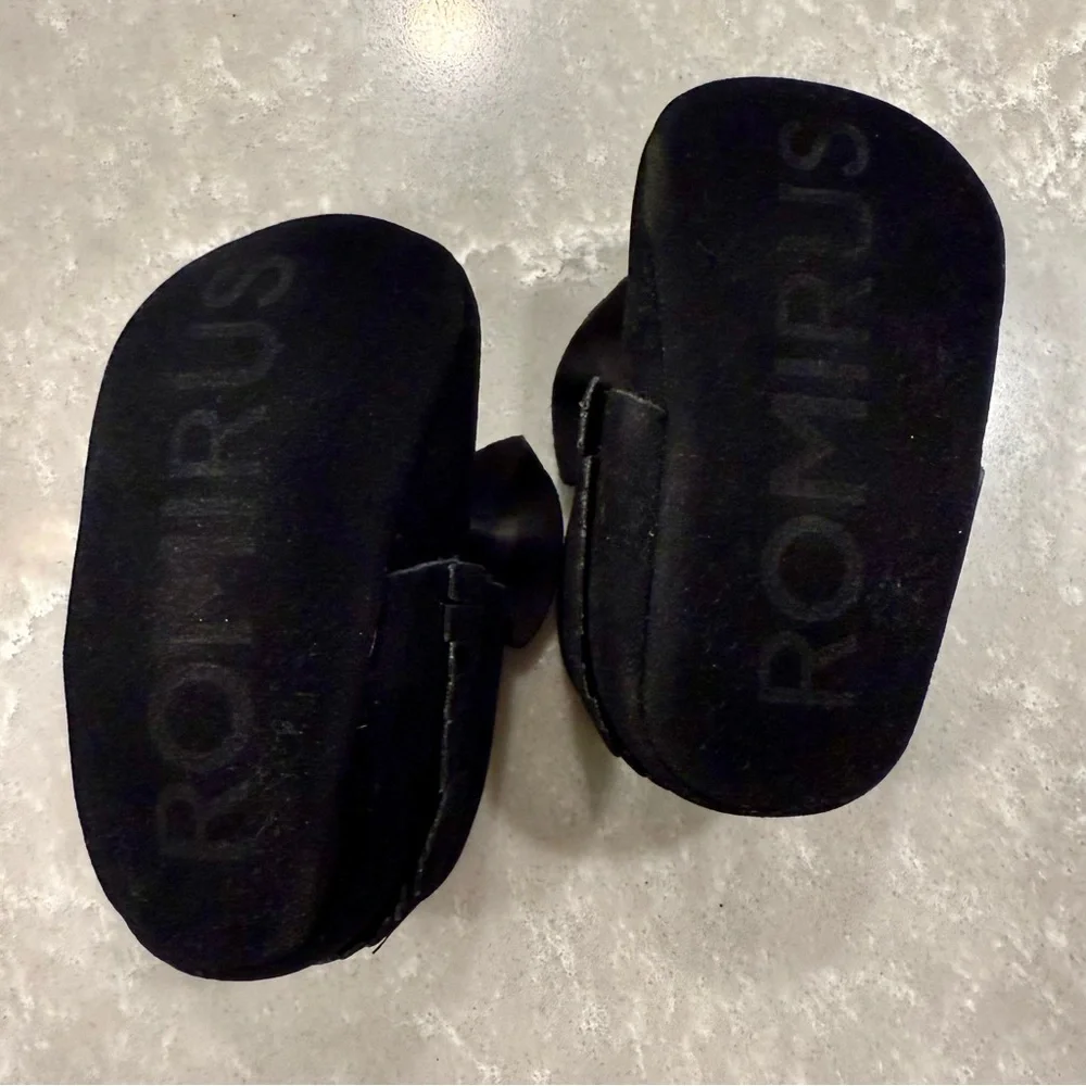 Romirus Black Velvet Fringe Bow Moccasins Size 2 NWOT
